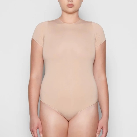 Skims ESSENTIAL T-SHIRT BODYSUIT Shapewear - Picture 1 of 10
